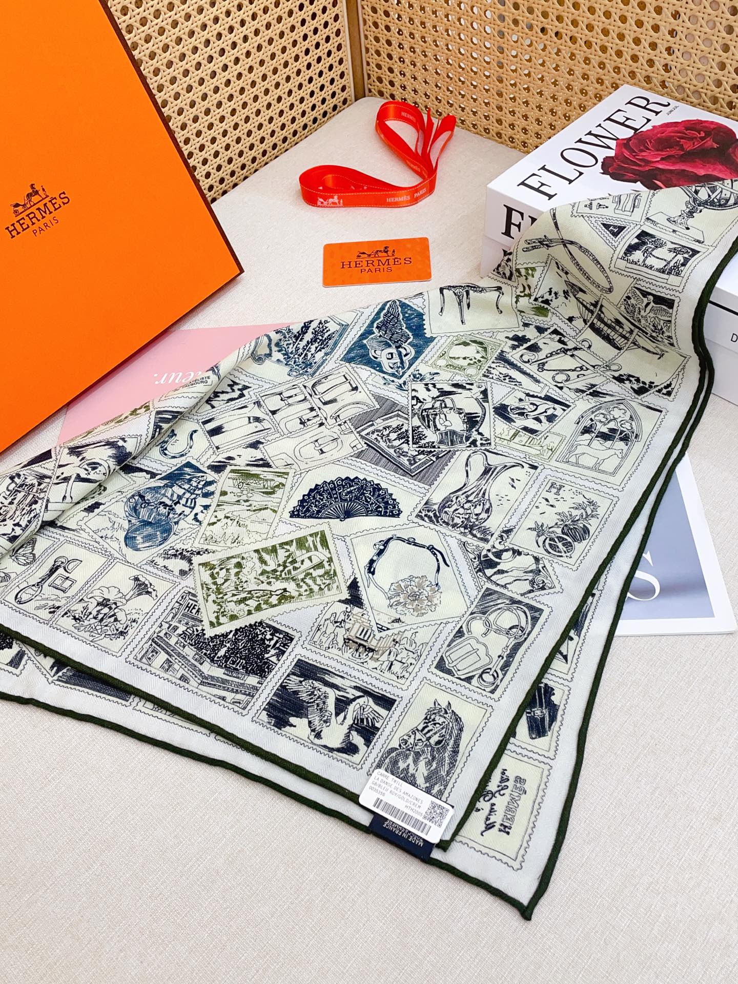 ✨✨【丝毛款 双面同色】新品 H家【福宝集邮者】秋冬丝毛款 随意切换造型 ,小巧又不失优雅的款式 60*