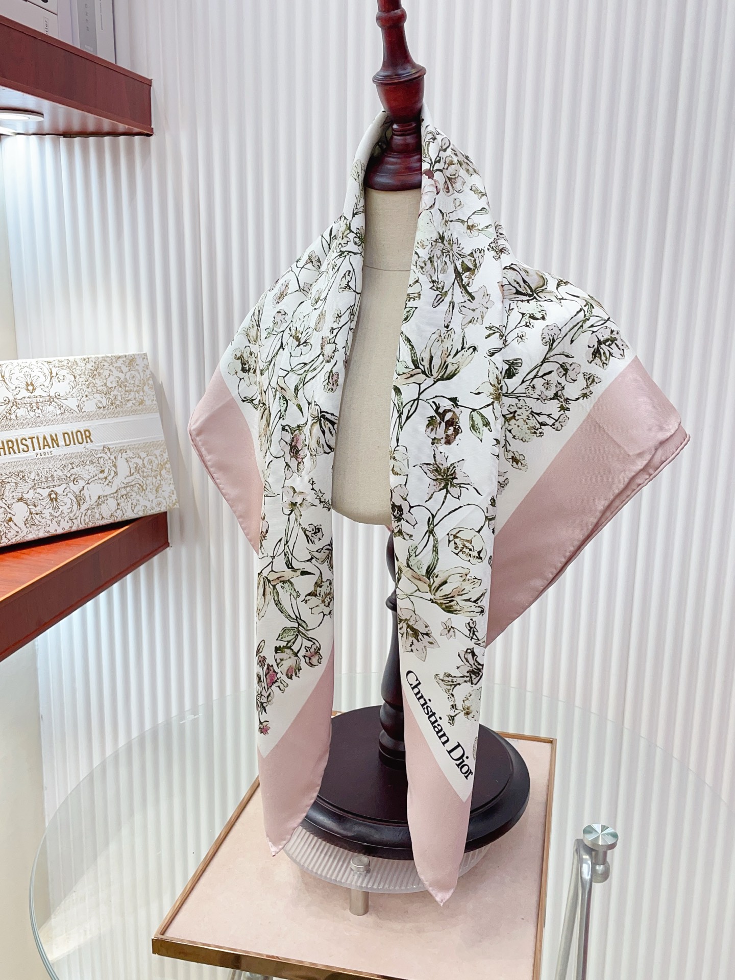 ✨✨【18姆米 双面同色】高级感爆棚❗️CD【花朵🌺元素90】高级时髦风‼️配色非常考究，图案匠心，上身