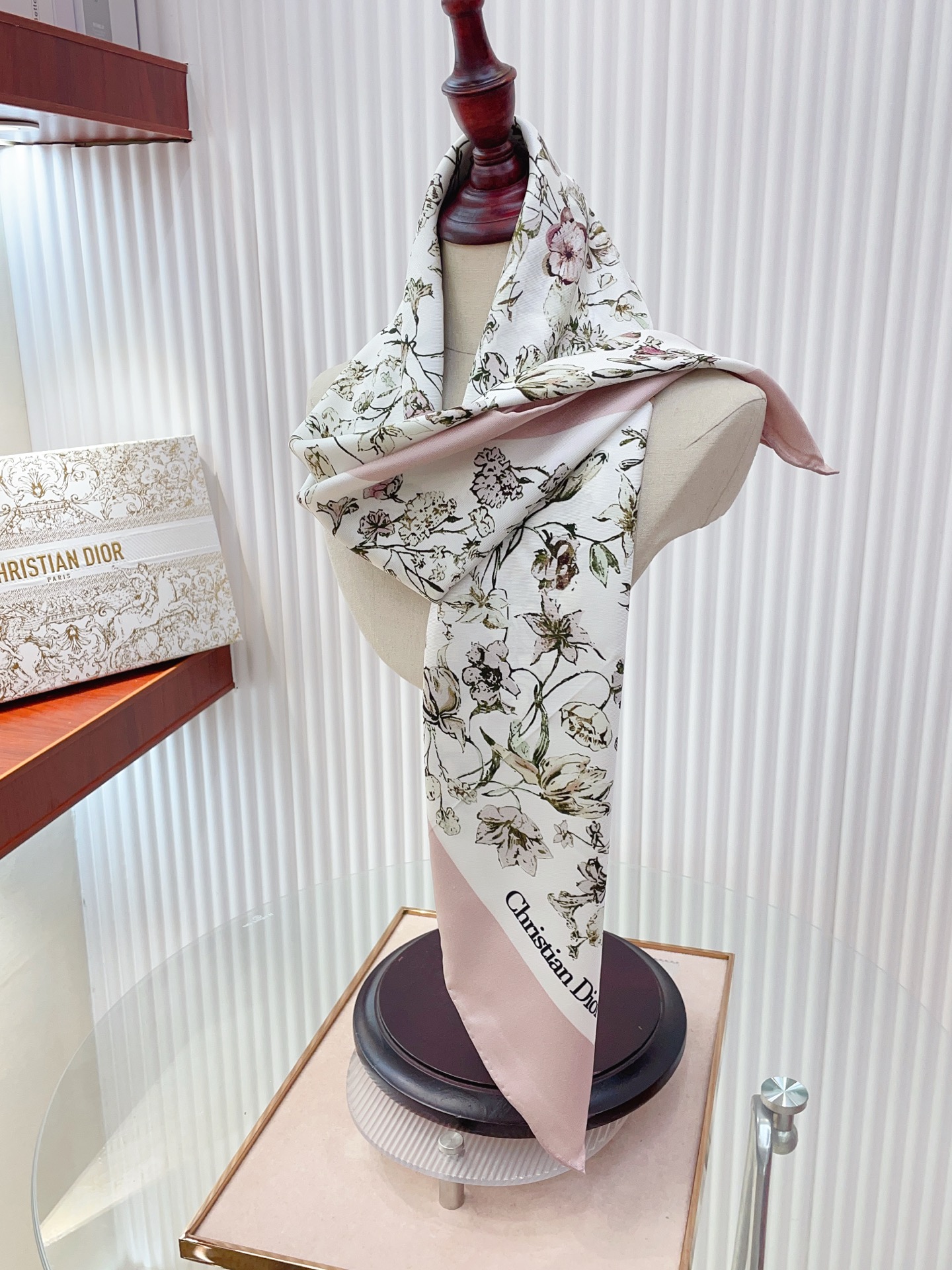 ✨✨【18姆米 双面同色】高级感爆棚❗️CD【花朵🌺元素90】高级时髦风‼️配色非常考究，图案匠心，上身