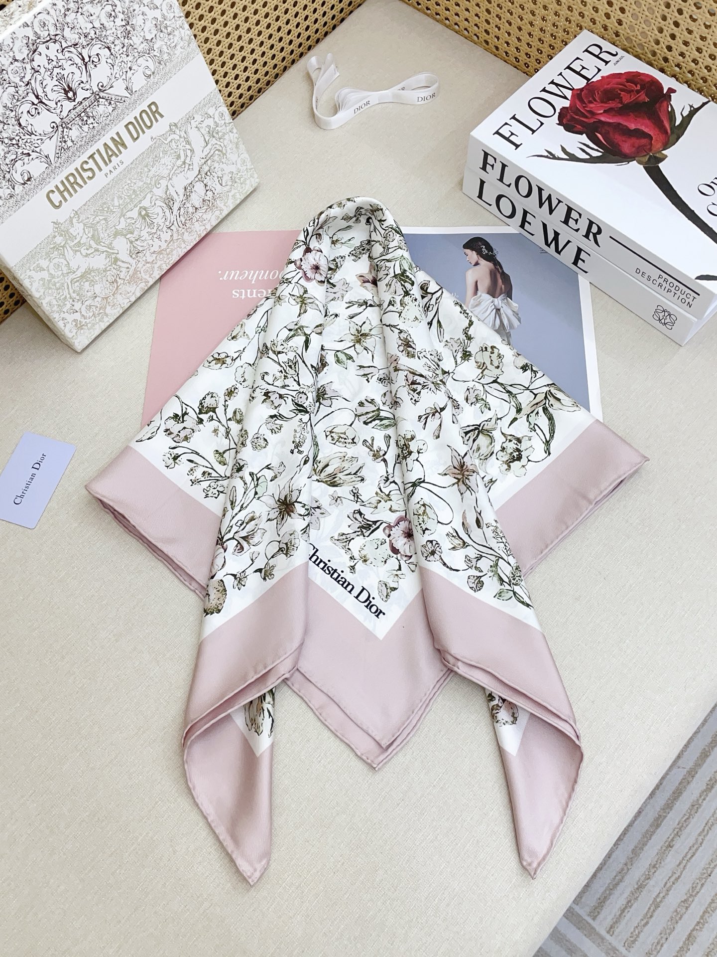 ✨✨【18姆米 双面同色】高级感爆棚❗️CD【花朵🌺元素90】高级时髦风‼️配色非常考究，图案匠心，上身