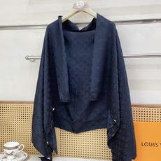 ✨✨【真丝提花工艺款】版本现货发售【铜片金线momgo】140*140cm,~同步专柜官网✨非常气质~1 ✨✨【真丝提花工艺款】版本现货发售【铜片金线momgo】140*140cm,~同步专柜官网✨非常气质~1