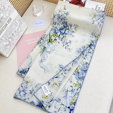 ✨✨【双面同色 丝毛款】新款🧣CD家羊绒新款 买了都说好看‼️推荐💕双面同色羊绒方巾‼️D家ZG爆款🎁💟 ✨✨【双面同色 丝毛款】新款🧣CD家羊绒新款 买了都说好看‼️推荐💕双面同色羊绒方巾‼️D家ZG爆款🎁💟
