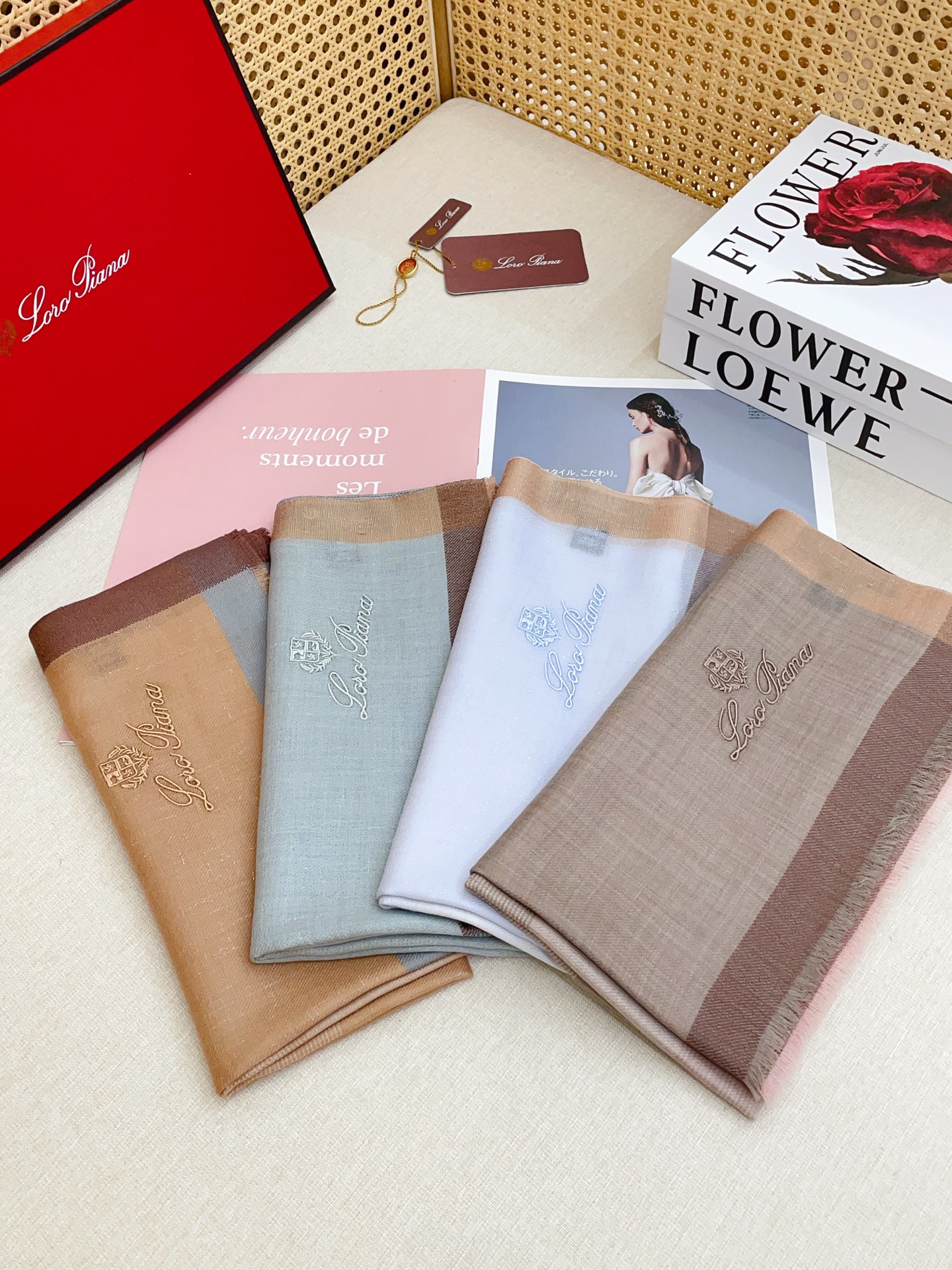 ✨✨【羊绒款 110尺寸 】新品 LP家秋冬羊绒款 随意切换造型 ,小巧又不失优雅的款式 110*110