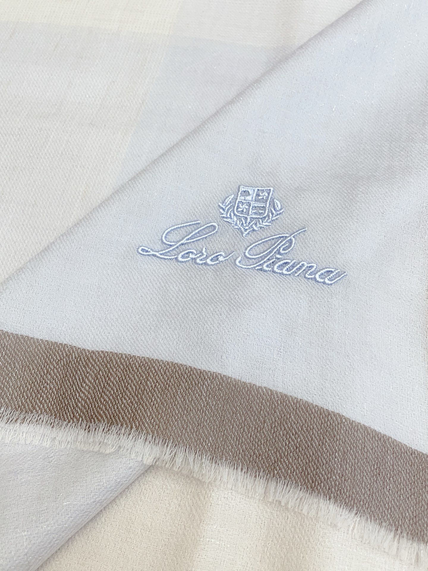 ✨✨【羊绒款 110尺寸 】新品 LP家秋冬羊绒款 随意切换造型 ,小巧又不失优雅的款式 110*110