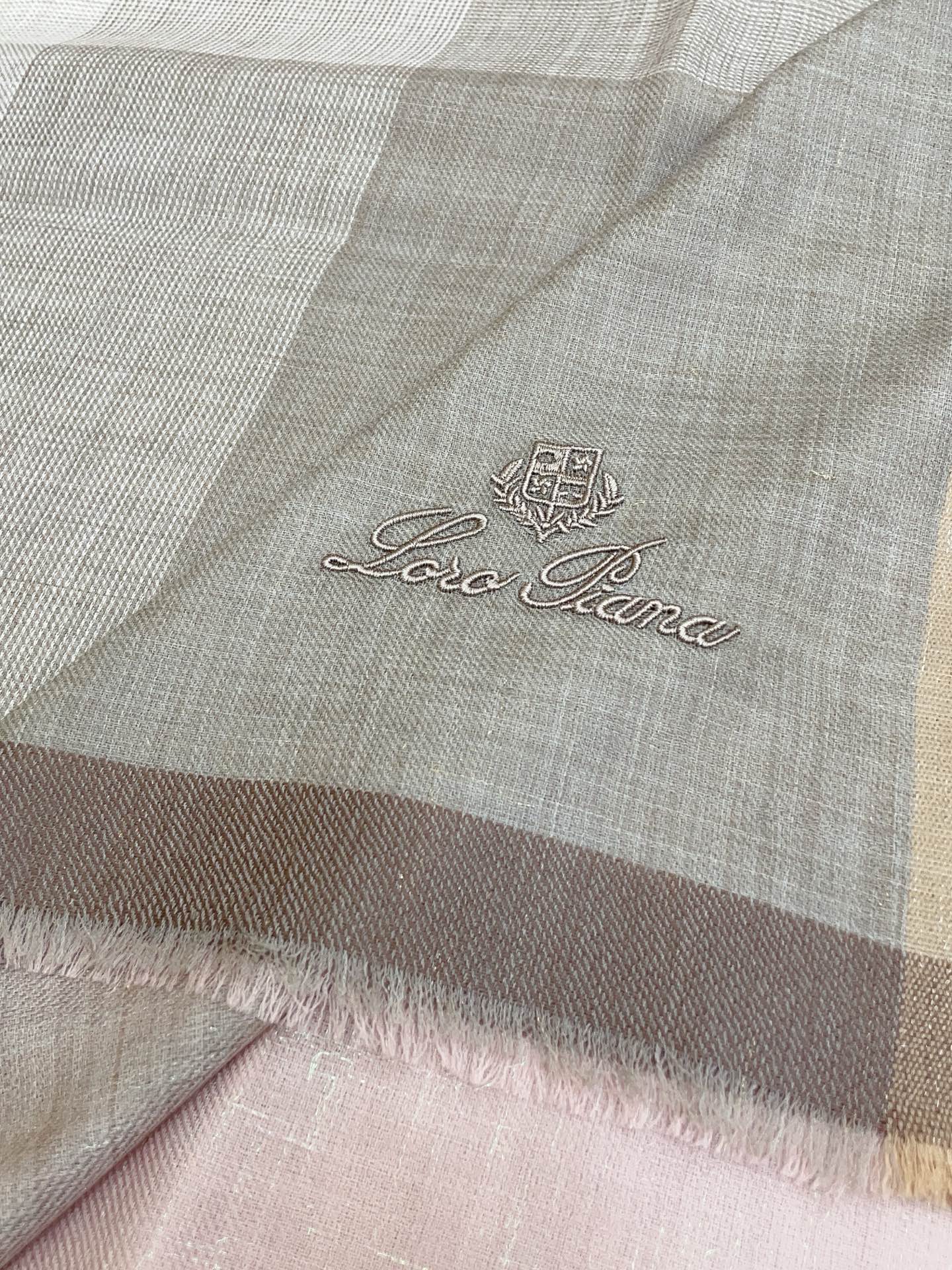 ✨✨【羊绒款 110尺寸 】新品 LP家秋冬羊绒款 随意切换造型 ,小巧又不失优雅的款式 110*110