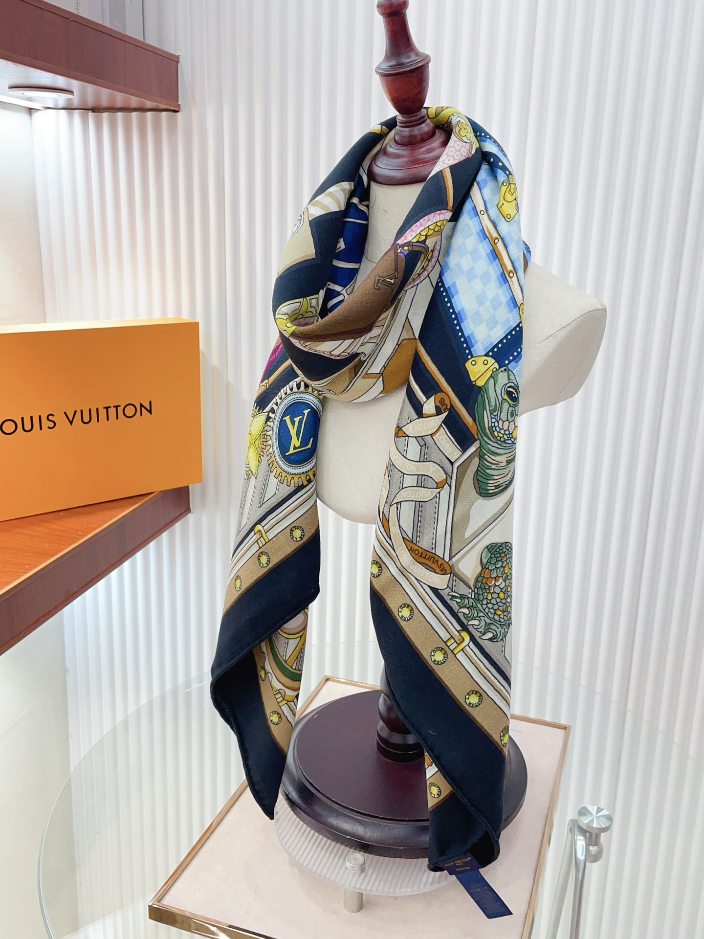 NO:945412,[Double-sided same color silk wool style] L family cashmere new style. Everyone who bought it said it looks good. I recommend the double-sided cashmere square scarf of the same color. Donkeyjia ZG hot style three-dimensional presentation of pattern texture, very high grade, special technology, high-end research and development, stunning advent, special cutting-edge technology treatment, loved by Bai Fumei. Whether it is quality, style or price, they scream for big brands. Super cost-effective, definitely worth buying. Size 140cm*140cm, 70 cashmere silk high version scarf, high version scarf, louis  vuitton,louis vuitton,louis vuitton,real silk19860909【双面同色 丝毛款】L家羊绒新款 买了都说好看推荐双面同色羊绒方巾驴家ZG爆款立体呈现图案纹路实物档次极高特殊工艺高端研发惊艳问世特殊尖端工艺处理受到白富美的喜欢 无论是品质 款式 价格都令大牌控的她们尖叫 超高性价比 绝对值得入手尺寸140cm*140cm,70羊绒真丝高版本围巾,高版本围巾,louis vuitton,louis vuitton,louis vuitton,real silk,scarf