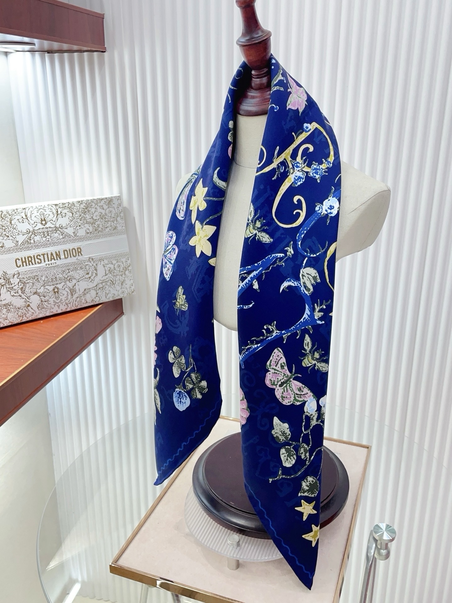 ✨✨【18姆米 双面同色】高级感爆棚❗️CD高级时髦风‼️配色非常考究，图案匠心，上身简直美得太惊艳了❤