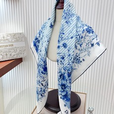 ✨✨【18姆米 双面同色】高级感爆棚❗️CD高级时髦风‼️配色非常考究,图案匠心,上身简直美得太惊艳了❤ ✨✨【18姆米 双面同色】高级感爆棚❗️CD高级时髦风‼️配色非常考究,图案匠心,上身简直美得太惊艳了❤