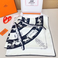 ✨✨【18姆米 双面同色】H**S真丝新款🆕👏👏买了都说好看‼️推荐💕【转动中的巴黎 90】真丝方巾,顶 ✨✨【18姆米 双面同色】H**S真丝新款🆕👏👏买了都说好看‼️推荐💕【转动中的巴黎 90】真丝方巾,顶