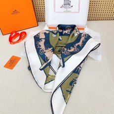 ✨✨【18姆米 双面同色】H**S真丝新款🆕👏👏买了都说好看‼️推荐💕【转动中的巴黎 90】真丝方巾,顶 ✨✨【18姆米 双面同色】H**S真丝新款🆕👏👏买了都说好看‼️推荐💕【转动中的巴黎 90】真丝方巾,顶