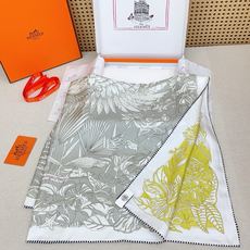 🆕 ✨✨【18姆米 双面异色】H**S真丝新款🆕👏👏买了都说好看‼️推荐💕【红鹤派对图腾版 90】真丝方巾,顶级工艺超值 🆕 ✨✨【18姆米 双面异色】H**S真丝新款🆕👏👏买了都说好看‼️推荐💕【红鹤派对图腾版 90】真丝方巾,顶级工艺超值