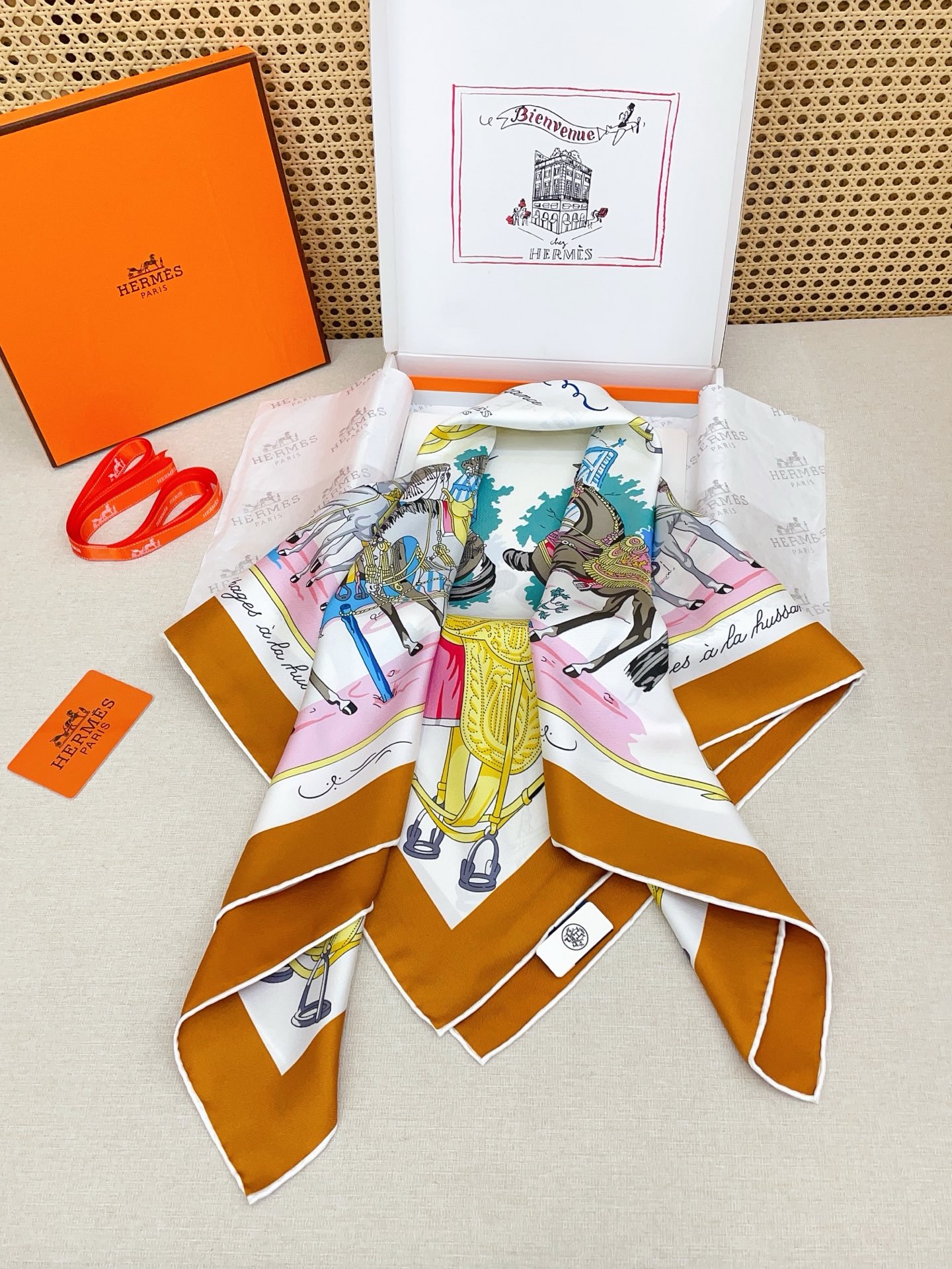 ✨✨【18姆米 双面同色】H**S真丝新款🆕👏👏买了都说好看‼️推荐💕【马具优雅美学 90】真丝方巾，顶级工艺超值‼️专