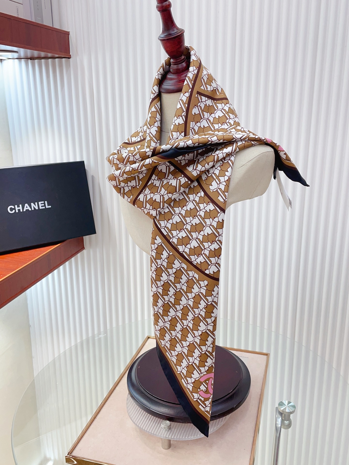 ✨✨【18姆米 双面同色】新款小香‼️美翻了[流泪]最新御用殿堂级极品‼️经典元素图案设计风格❗️美丽至极 真的 上身极