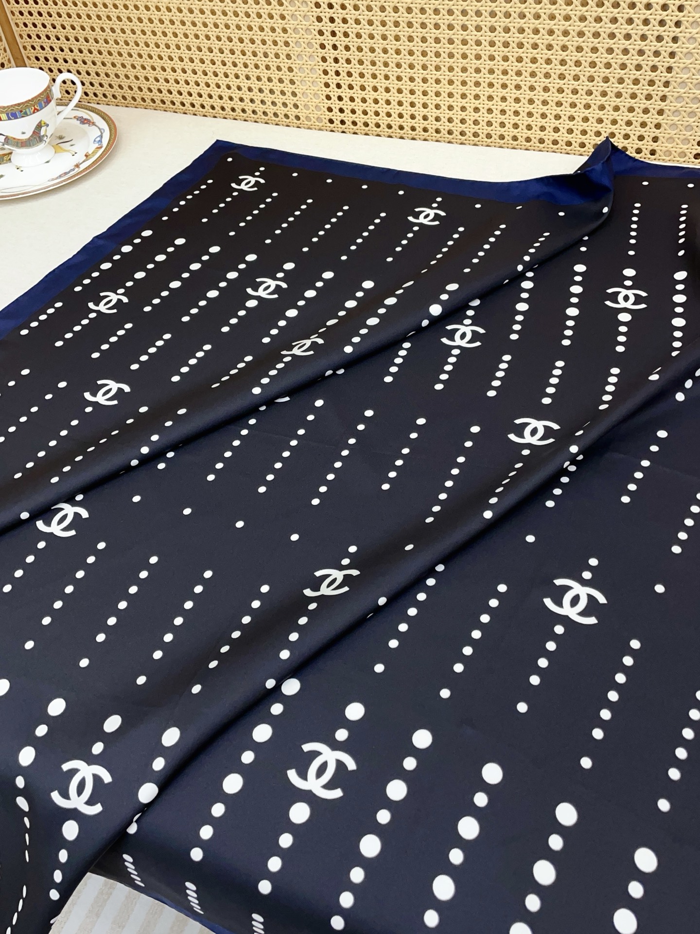 ✨✨【18姆米 双面同色】新款小香‼️美翻了[流泪]最新御用殿堂级极品‼️经典元素图案设计风格❗️美丽至极 真的 上身极