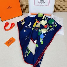 ✨✨【18姆米 双面同色】H**S真丝新款🆕👏👏买了都说好看‼️推荐💕【马鞍上的苹果树 90】真丝方巾,顶级工艺超值‼️ ✨✨【18姆米 双面同色】H**S真丝新款🆕👏👏买了都说好看‼️推荐💕【马鞍上的苹果树 90】真丝方巾,顶级工艺超值‼️