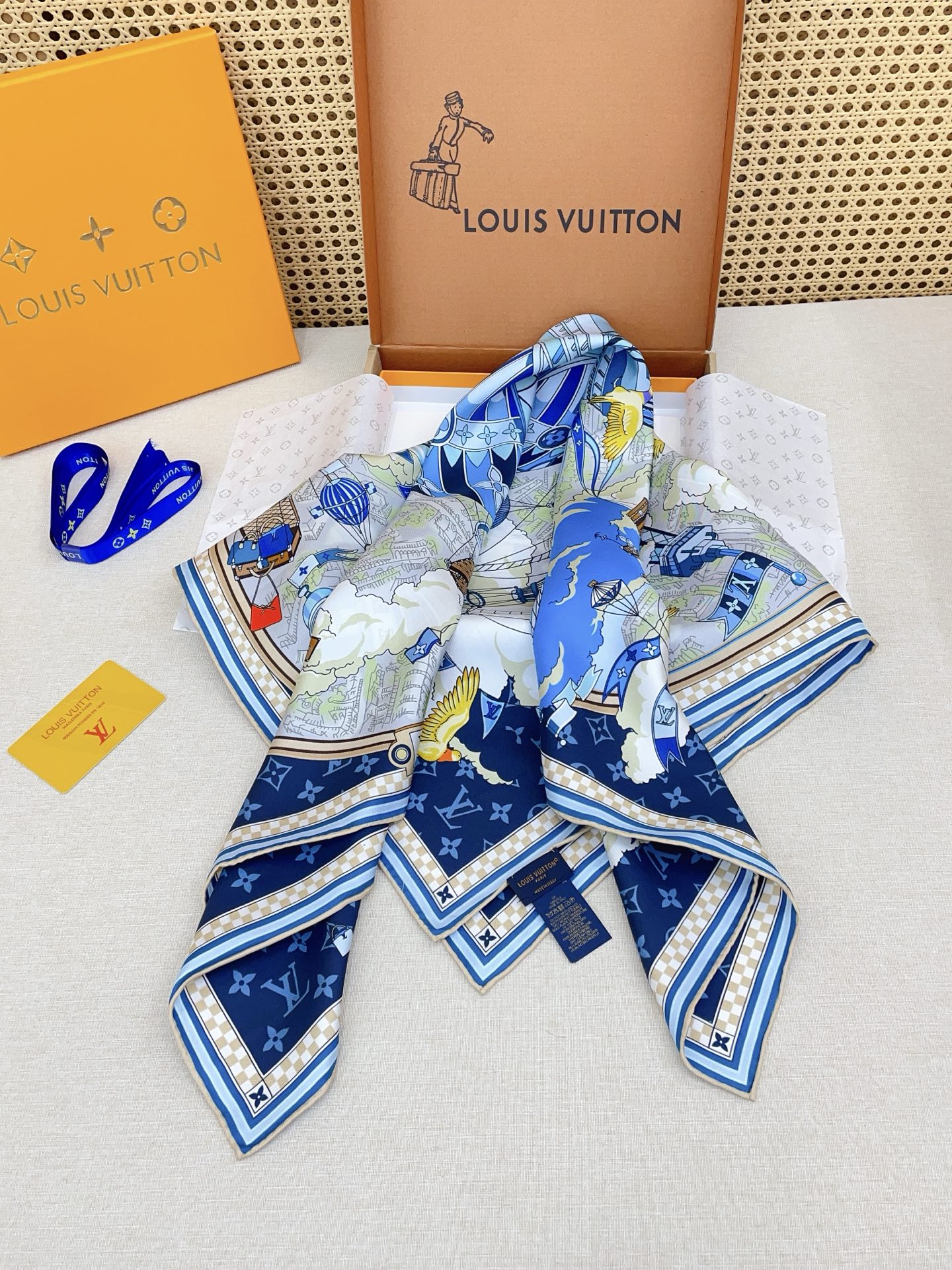 ✨✨【18姆米 双面同色】新款小香‼️美翻了[流泪]最新御用殿堂级极品‼️经典元素图案设计风格❗️美丽至极 真的 上身极
