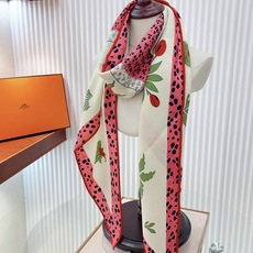 ✨✨【加厚丝毛款 双面同色】上新💏顶级H家专柜最新款【花豹成双🐆 大三角巾】多功能三角巾 🎀🎀,色彩明丽,格调高雅而随性 ✨✨【加厚丝毛款 双面同色】上新💏顶级H家专柜最新款【花豹成双🐆 大三角巾】多功能三角巾 🎀🎀,色彩明丽,格调高雅而随性