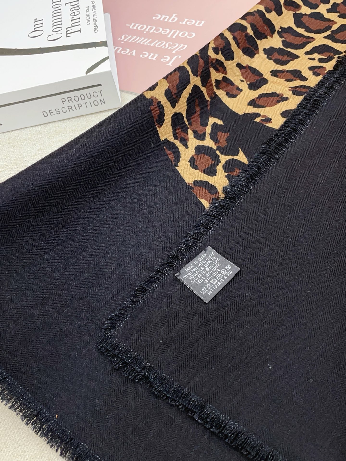 ✨✨同步上架 YSL(圣罗兰)家买了都说好看【六头豹🐆羊绒长巾】‼️推荐💕顶级工艺超值‼️专柜爆款🎁🎁羊绒长巾💟豹纹呈现 ✨✨同步上架 YSL(圣罗兰)家买了都说好看【六头豹🐆羊绒长巾】‼️推荐💕顶级工艺超值‼️专柜爆款🎁🎁羊绒长巾💟豹纹呈现