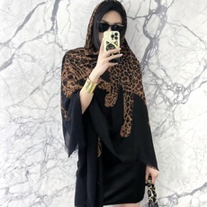✨✨同步上架 YSL(圣罗兰)家买了都说好看【六头豹🐆羊绒长巾】‼️推荐💕顶级工艺超值‼️专柜爆款🎁🎁羊绒长巾💟豹纹呈现 ✨✨同步上架 YSL(圣罗兰)家买了都说好看【六头豹🐆羊绒长巾】‼️推荐💕顶级工艺超值‼️专柜爆款🎁🎁羊绒长巾💟豹纹呈现