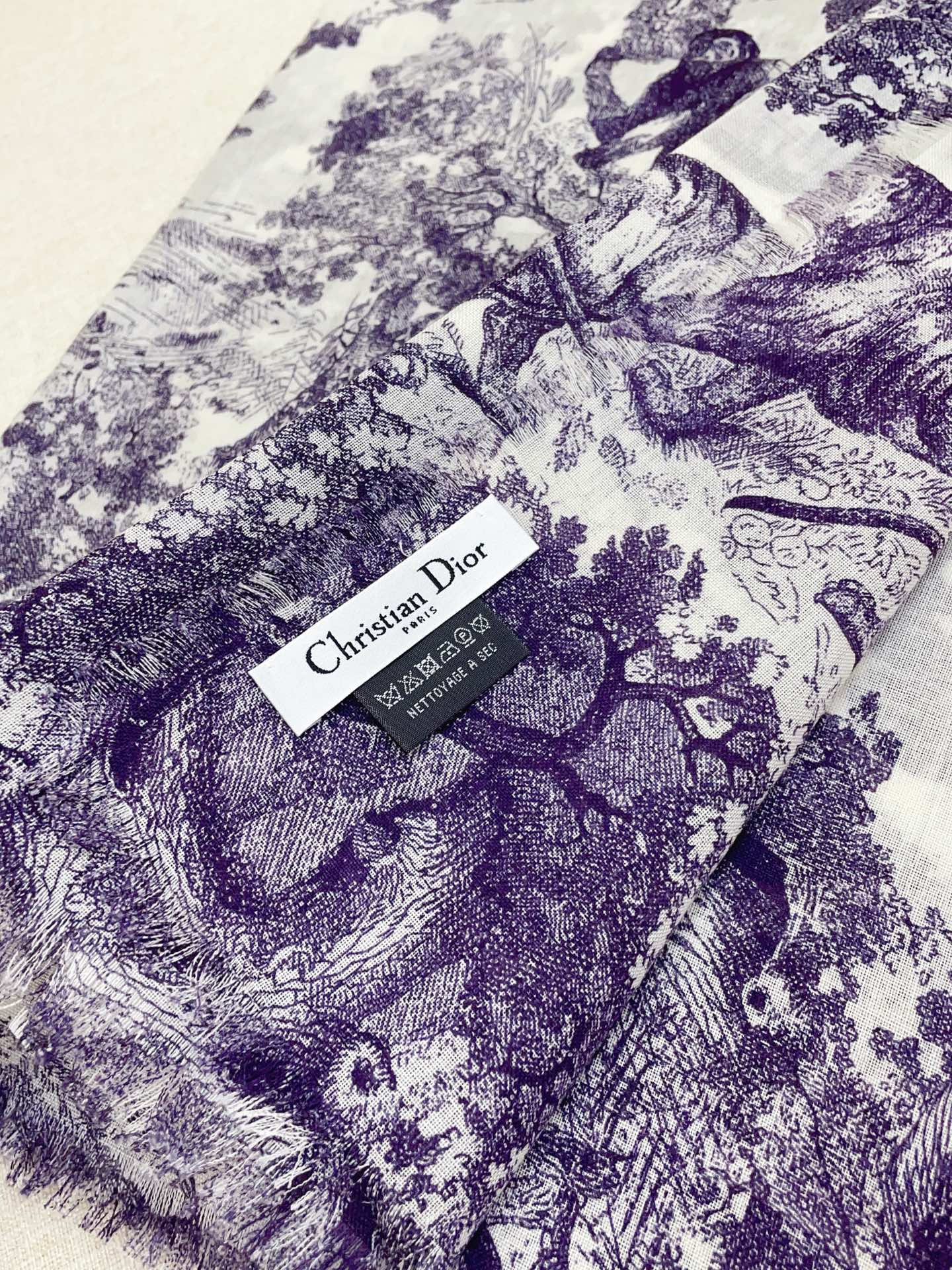 ✨✨CD新款【超大动物长巾】‼️♨️高尖端产物⚠️重磅呈现 ，绝无仅有 史无前例 100%山羊毛 手感好到爆🙀🙀绝对又是