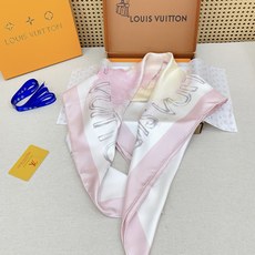 ✨✨【18姆米 双面同色】上身效果疯狂的喜欢❗️专柜也是刚刚上架的,L*最最新款~非常有看头,L的这类元素一直是高级女人 ✨✨【18姆米 双面同色】上身效果疯狂的喜欢❗️专柜也是刚刚上架的,L*最最新款~非常有看头,L的这类元素一直是高级女人