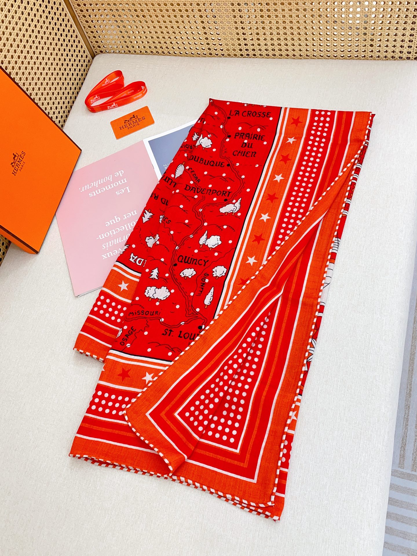 🆕 ✨✨【双面同色 丝毛款】H家羊绒新款 买了都说好看‼️推荐💕【蒸汽船🚤140】羊绒方巾‼️H家ZG爆款🎁💟立体呈现图 🆕 ✨✨【双面同色 丝毛款】H家羊绒新款 买了都说好看‼️推荐💕【蒸汽船🚤140】羊绒方巾‼️H家ZG爆款🎁💟立体呈现图