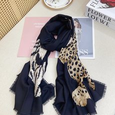 🆕 ✨✨同步上架 小红书同款 家买了都说好看【双豹子🐆羊绒长巾】‼️推荐💕顶级工艺超值‼️专柜爆款🎁🎁羊绒长巾💟豹纹呈现 🆕 ✨✨同步上架 小红书同款 家买了都说好看【双豹子🐆羊绒长巾】‼️推荐💕顶级工艺超值‼️专柜爆款🎁🎁羊绒长巾💟豹纹呈现