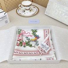 ✨✨【18姆米 双面同色】高级感爆棚❗️CD高级时髦风‼️配色非常考究,图案匠心,上身简直美得太惊艳了❤️融入日常的单品 ✨✨【18姆米 双面同色】高级感爆棚❗️CD高级时髦风‼️配色非常考究,图案匠心,上身简直美得太惊艳了❤️融入日常的单品