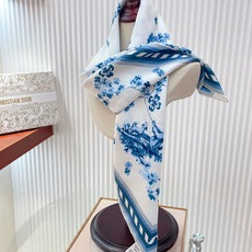 ✨✨【18姆米 双面同色】高级感爆棚❗️CD高级时髦风‼️配色非常考究,图案匠心,上身简直美得太惊艳了❤️融入日常的单品 ✨✨【18姆米 双面同色】高级感爆棚❗️CD高级时髦风‼️配色非常考究,图案匠心,上身简直美得太惊艳了❤️融入日常的单品