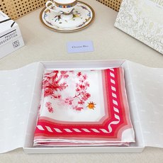 ✨✨【18姆米 双面同色】高级感爆棚❗️CD高级时髦风‼️配色非常考究,图案匠心,上身简直美得太惊艳了❤️融入日常的单品 ✨✨【18姆米 双面同色】高级感爆棚❗️CD高级时髦风‼️配色非常考究,图案匠心,上身简直美得太惊艳了❤️融入日常的单品