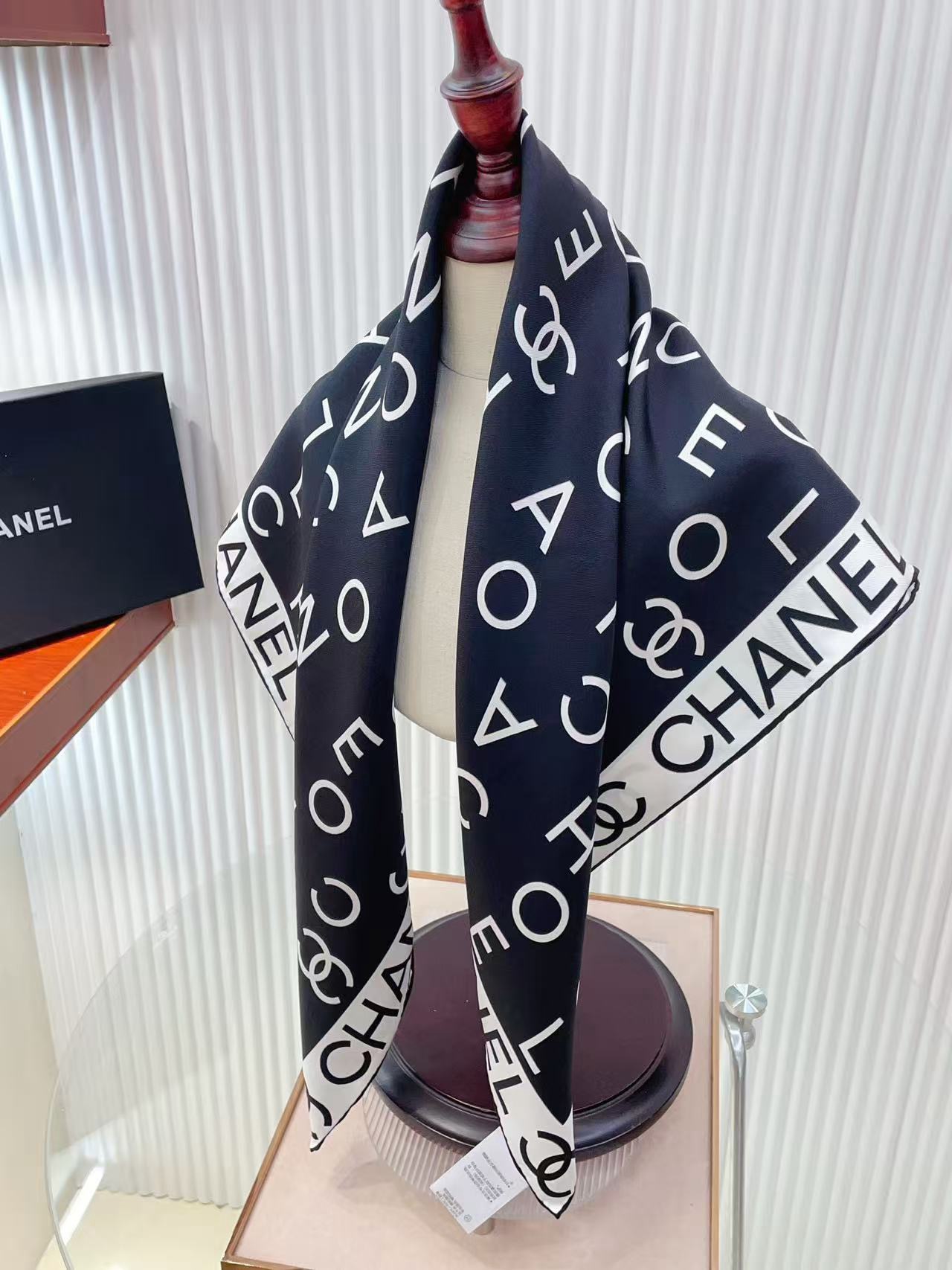✨✨【18姆米 双面同色】新款小香‼️美翻了[流泪]最新御用殿堂级极品‼️经典元素图案设计风格❗️美丽至极 真的 上身极