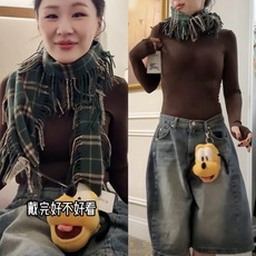 ✨✨高品质【B家蜈蚣巾】金靖同款新品到货!采用内蒙古顶级羊绒毛,最新款男女通用情侣款👫重磅推荐💥 经典的格子,永不过时🔥 ✨✨高品质【B家蜈蚣巾】金靖同款新品到货!采用内蒙古顶级羊绒毛,最新款男女通用情侣款👫重磅推荐💥 经典的格子,永不过时🔥