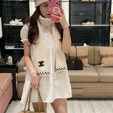 ✨✨【围巾款】▪小香难得一见的针织单品,温柔配色,超级迷恋❗️气质低调恬静又不失优雅❗️重点推荐❗️一秒心动啊!!!高级 ✨✨【围巾款】▪小香难得一见的针织单品,温柔配色,超级迷恋❗️气质低调恬静又不失优雅❗️重点推荐❗️一秒心动啊!!!高级