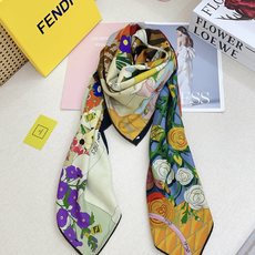 ✨✨【双面同色 丝毛款】Fendi最新的专柜主打款🧣羊绒大方巾💟 度假及日常都非常好搭配的款😍订单私流 】一看到就想去 ✨✨【双面同色 丝毛款】Fendi最新的专柜主打款🧣羊绒大方巾💟 度假及日常都非常好搭配的款😍订单私流 】一看到就想去