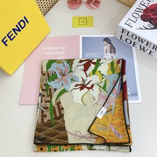 ✨✨【双面同色 丝毛款】Fendi最新的专柜主打款🧣羊绒大方巾💟 度假及日常都非常好搭配的款😍订单私流 】一看到就想去 ✨✨【双面同色 丝毛款】Fendi最新的专柜主打款🧣羊绒大方巾💟 度假及日常都非常好搭配的款😍订单私流 】一看到就想去