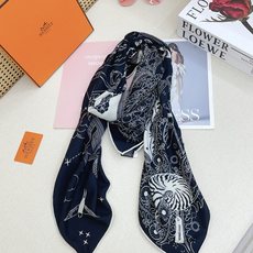 ✨✨【双面同色 丝毛款】H家羊绒新款 买了都说好看‼️推荐💕【诗意遨游 140】羊绒方巾‼️H家ZG爆款🎁💟立体呈现图案 ✨✨【双面同色 丝毛款】H家羊绒新款 买了都说好看‼️推荐💕【诗意遨游 140】羊绒方巾‼️H家ZG爆款🎁💟立体呈现图案