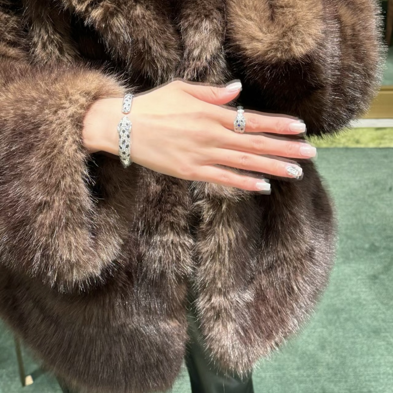 Cartier Cartier 银色 满钻豹子开口戒指