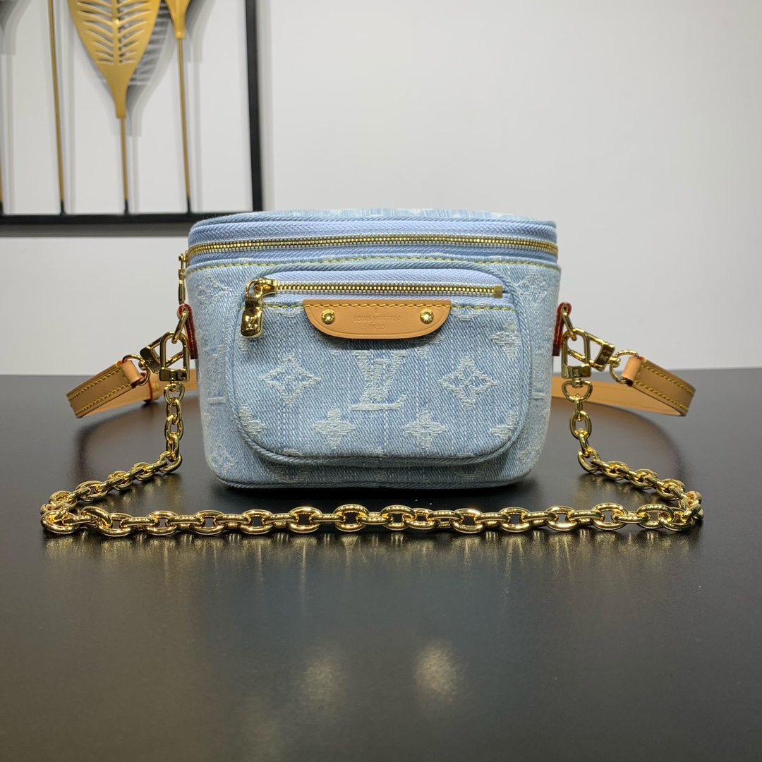 Louis Vuitton LV Bumbag Sacs À Main Blanc Vintage La chaîne M83353