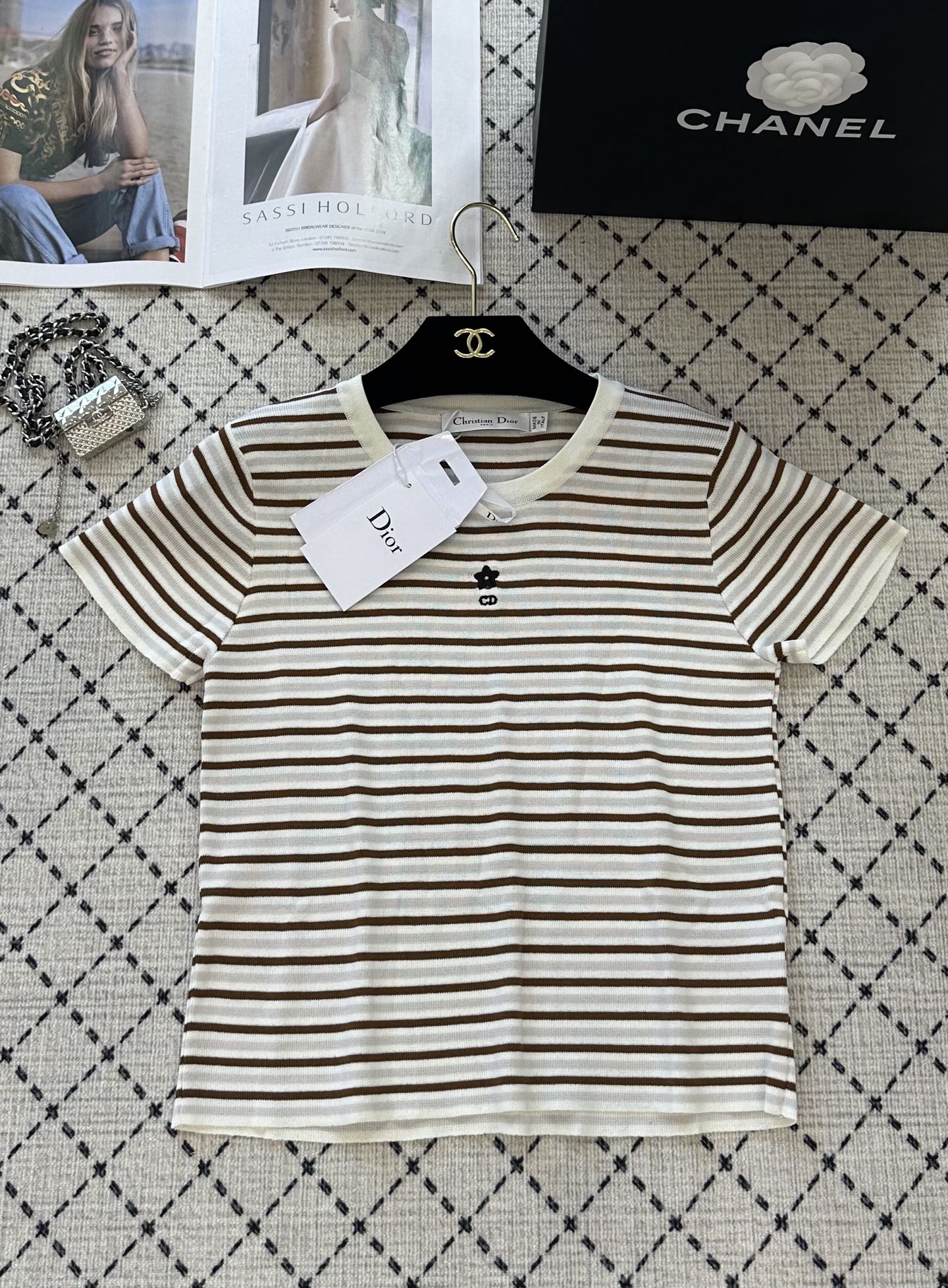 NO:442416,Dior 25 summer thin style, striped round neck knitted short sleeves, five-pointed star CD embroidery, round neck normal style, top body, 2 colors sml,,dior, T-shirt, alexander wang19860909Dior 25夏季薄款 条纹圆领针织短袖 五角星CD刺绣点缀 圆领正常版型 上身绝绝子 2色sml,,dior,T-shirt,alexander wang,Women's clothing