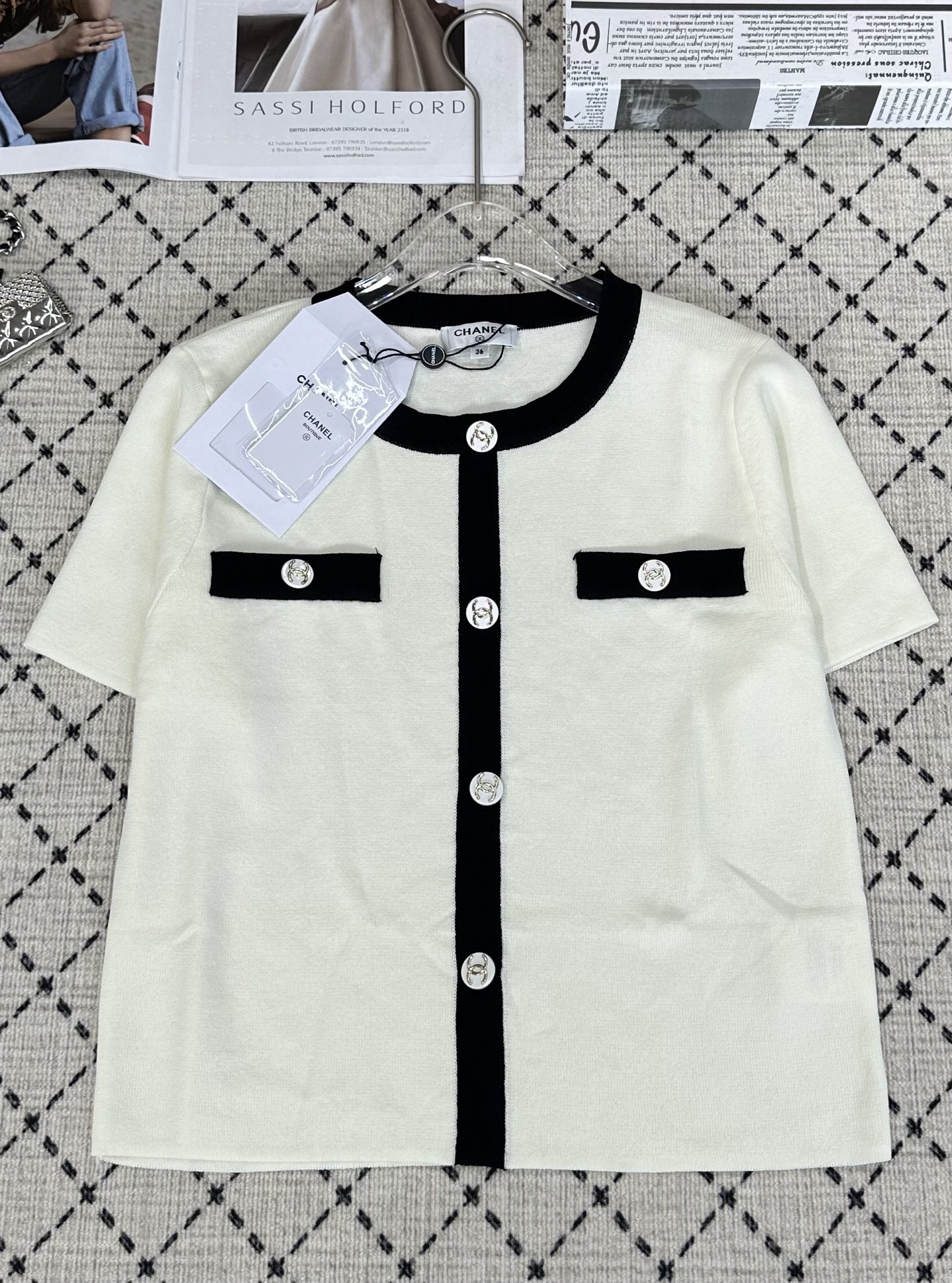 NO:442320,Chanel Ss Middle-aged Series Color-blocked round neck knitted pine 36/38/40, Chanel,alexander wang19860909Chanel ss中古系列 拼色圆领针织开杉 36/38/40,,chanel,alexander wang,Women's clothing