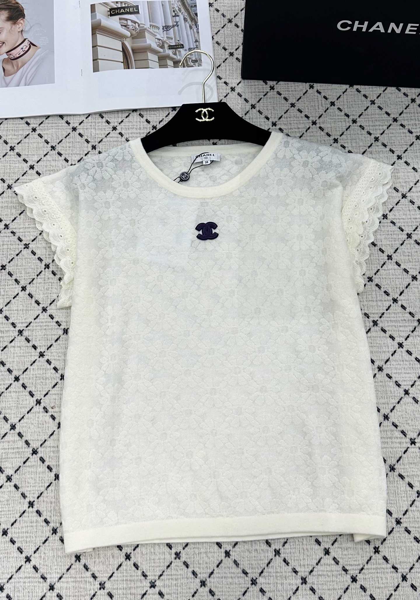 NO:442367,Chanel 25ss new style lace flying sleeve round neck back knitted heart 36/38/40, chanel, alexander wang19860909Chanel 25ss新款 蕾丝飞袖圆领背针织心 36/38/40,,chanel,alexander wang,Women's clothing