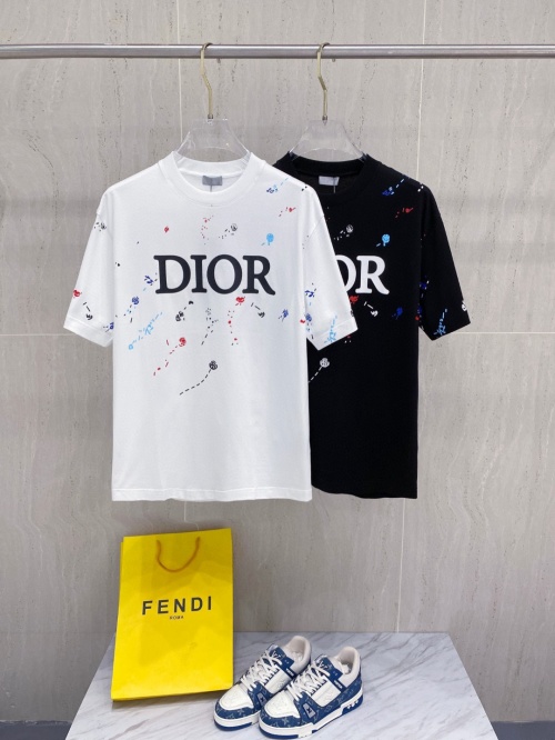 DIOR Men's Short Sleeve T-Shirt | Crew Neck, Logo Print, Spring/Summer Collection 1 DIOR Men's Short Sleeve T-Shirt | Crew Neck, Logo Print, Spring/Summer Collection