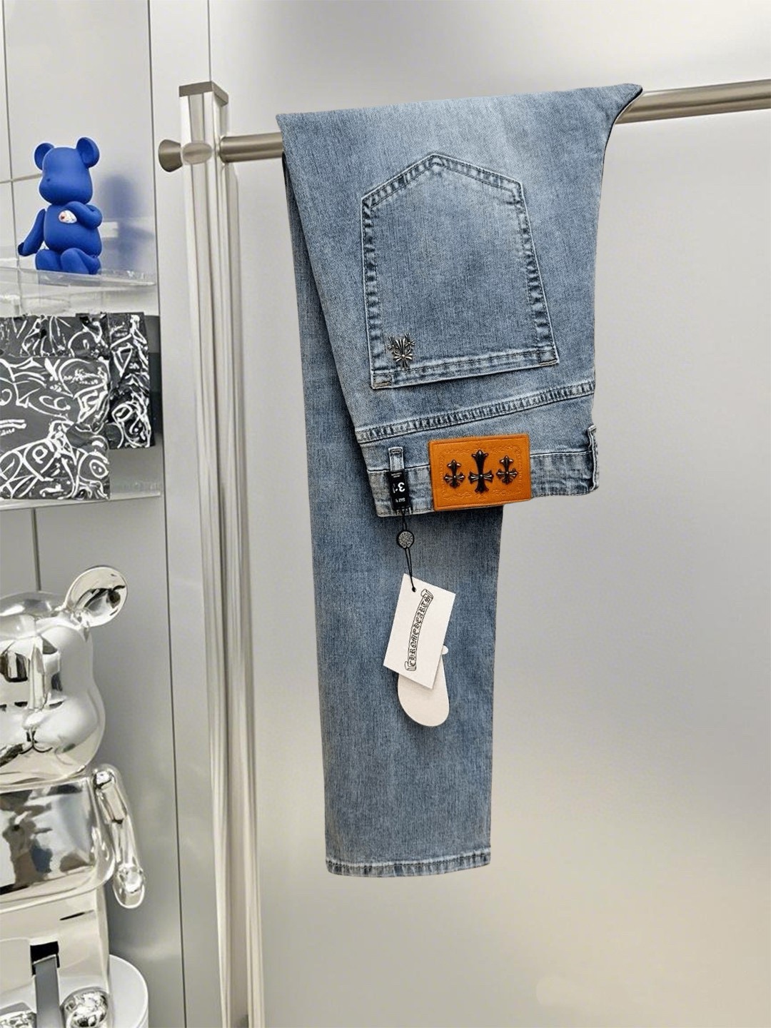 NO:430977,CH Crowxin 2025ss new original single hit small straight slim jeans super customized original hardware super heavy industry craftsmanship excellent style, impeccable details!  The style is not picky, the workmanship is high-end, the super good goods are not waiting for everyone, please start quickly, size 29-38 No 35 37, chrome hearts, jeans, alexander wang19860909CH克罗心 2025ss新款原单爆款小直筒修身牛仔裤 超级定制款 原版五金 超级重工工艺 版型超赞,细节做工无可挑剔！款式不挑人,做工高档,超强好货不等人,看中赶紧下手,尺码29-38 无35 37,,chrome hearts,jeans,alexander wang,Men's clothing