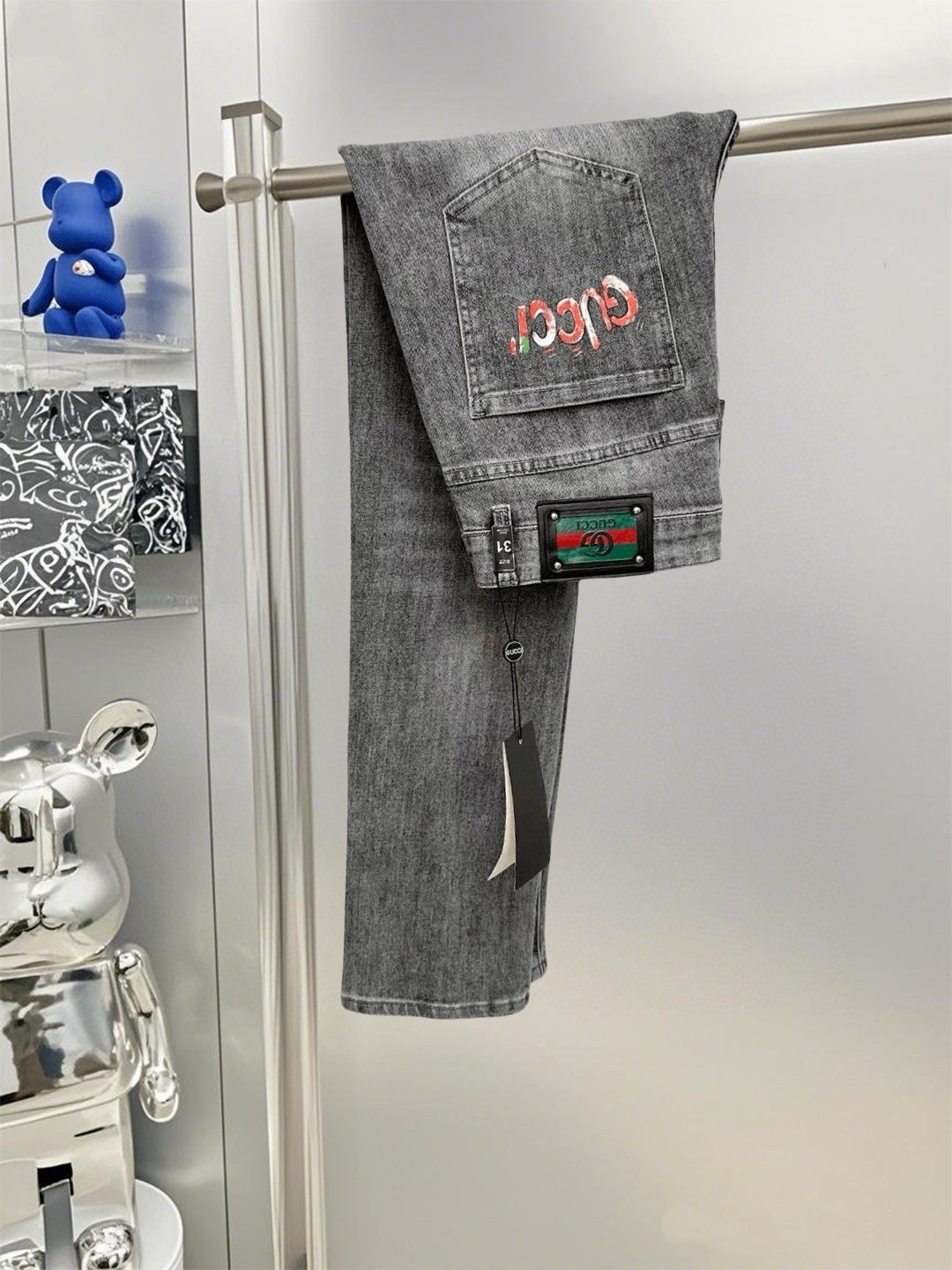 NO:518683,Gucc G Home 2025ss new original single hit small straight slim jeans super customized original hardware super heavy industry craftsmanship excellent style, impeccable details!  The style is not picky, the workmanship is high-end, the super good goods are not waiting for everyone, please start quickly, size 29-38 No 35 37,,gucci,gucci,jeans,alexander wang19860909Gucc G家 2025ss新款原单爆款小直筒修身牛仔裤 超级定制款 原版五金 超级重工工艺 版型超赞,细节做工无可挑剔！款式不挑人,做工高档,超强好货不等人,看中赶紧下手,尺码29-38 无35 37,,gucci,gucci,jeans,alexander wang,Men's clothing