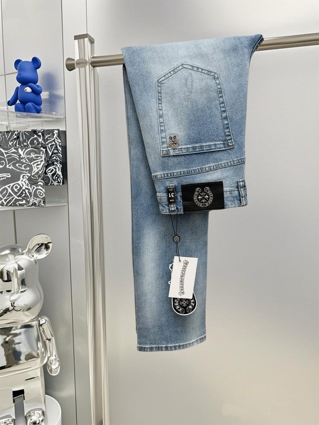 NO:431012,CH Crowxin 2025ss new original single hit small straight slim jeans super customized original hardware super heavy industry craftsmanship excellent style, impeccable details!  The style is not picky, the workmanship is high-end, the super good goods are not waiting for everyone, please start quickly, size 29-38 No 35 37, chrome hearts, jeans, alexander wang19860909CH克罗心 2025ss新款原单爆款小直筒修身牛仔裤 超级定制款 原版五金 超级重工工艺 版型超赞,细节做工无可挑剔！款式不挑人,做工高档,超强好货不等人,看中赶紧下手,尺码29-38 无35 37,,chrome hearts,jeans,alexander wang,Men's clothing