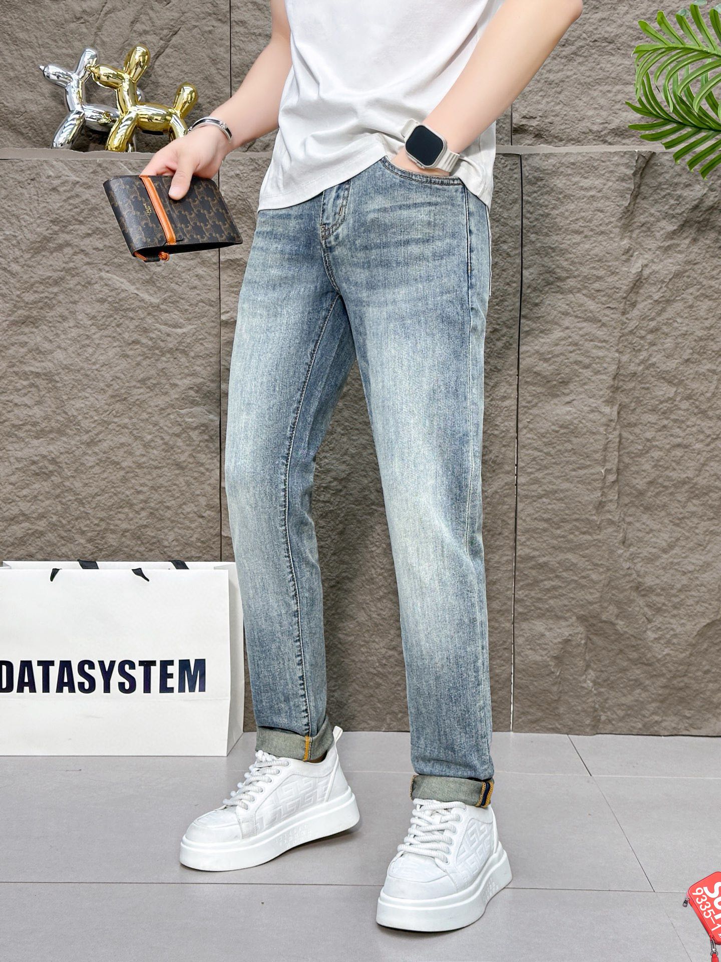 “Spring/Summer 2025 Fashion Show: High-End Tailored Calves & Super-Heavy Designs” - 图片 2