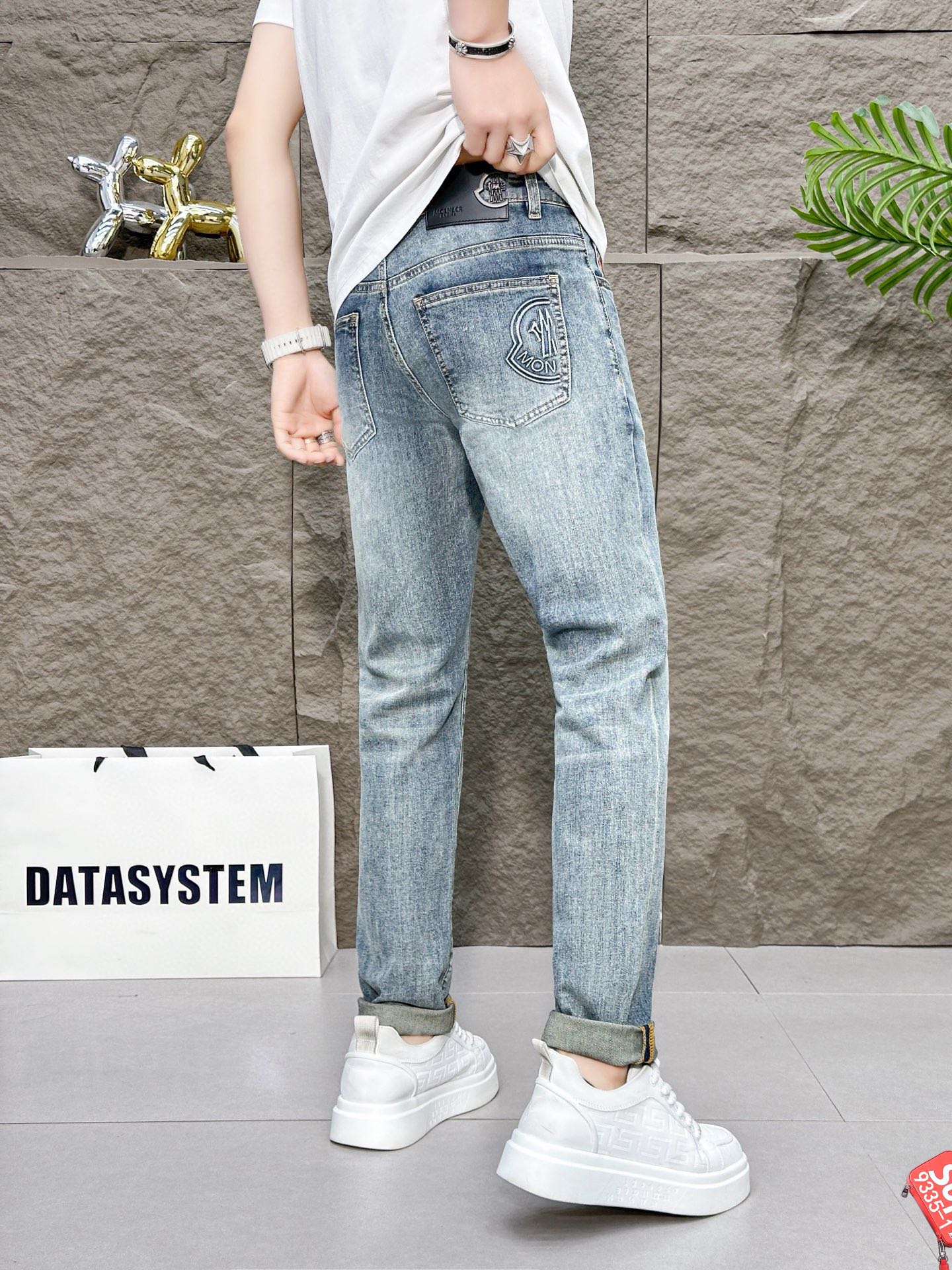“Spring/Summer 2025 Fashion Show: High-End Tailored Calves & Super-Heavy Designs” - 图片 6