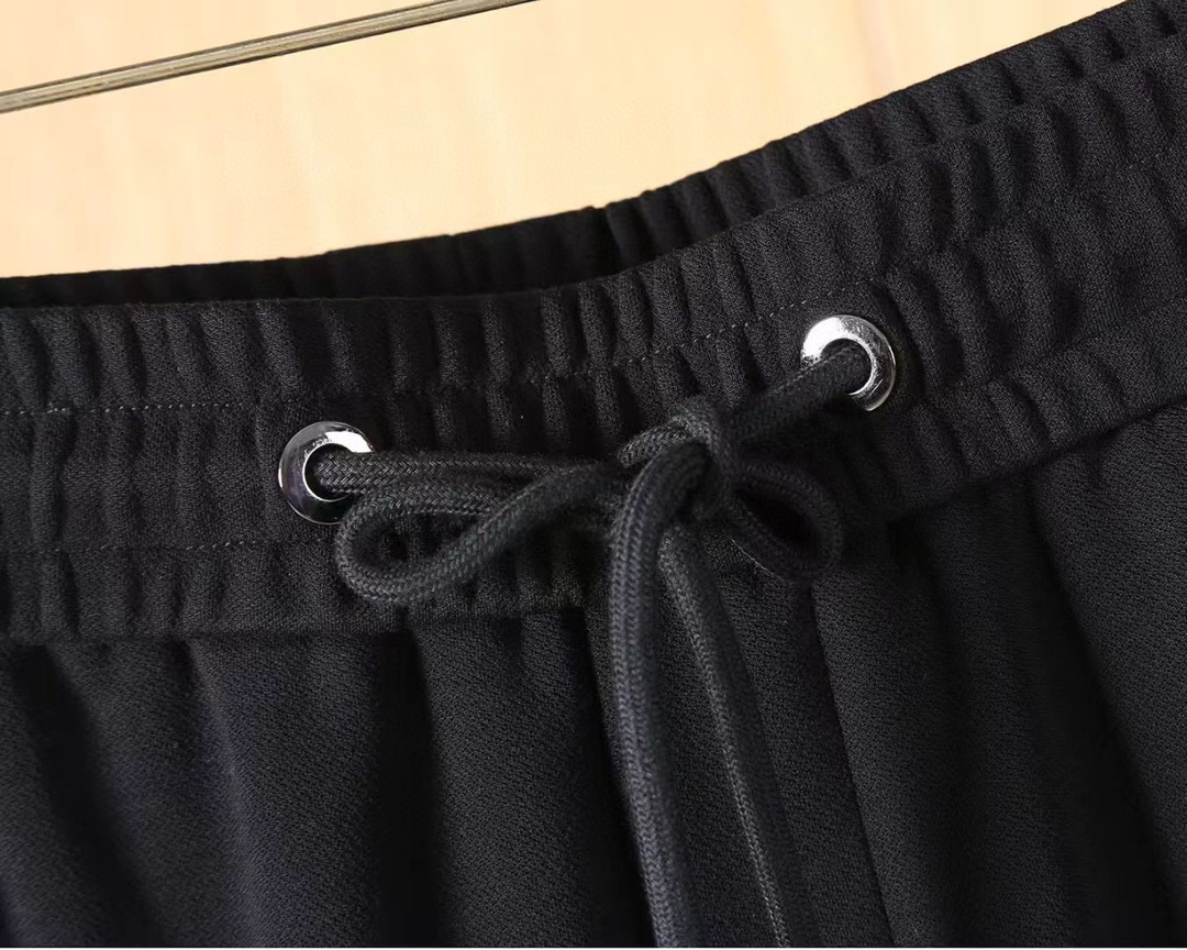 Loewe罗意威 硬货推荐！2025秋冬专柜新品大爆款高端休闲裤松紧裤！奢华品牌logo重工艺点缀 随意