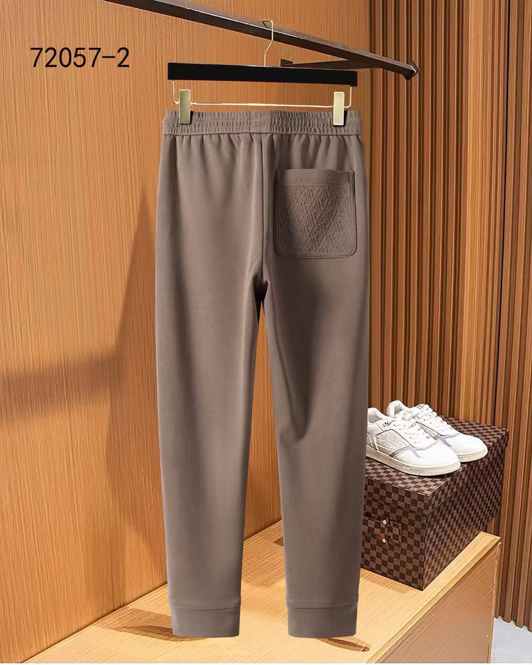 Loewe罗意威 硬货推荐！2025秋冬专柜新品大爆款高端休闲裤松紧裤！奢华品牌logo重工艺点缀 随意