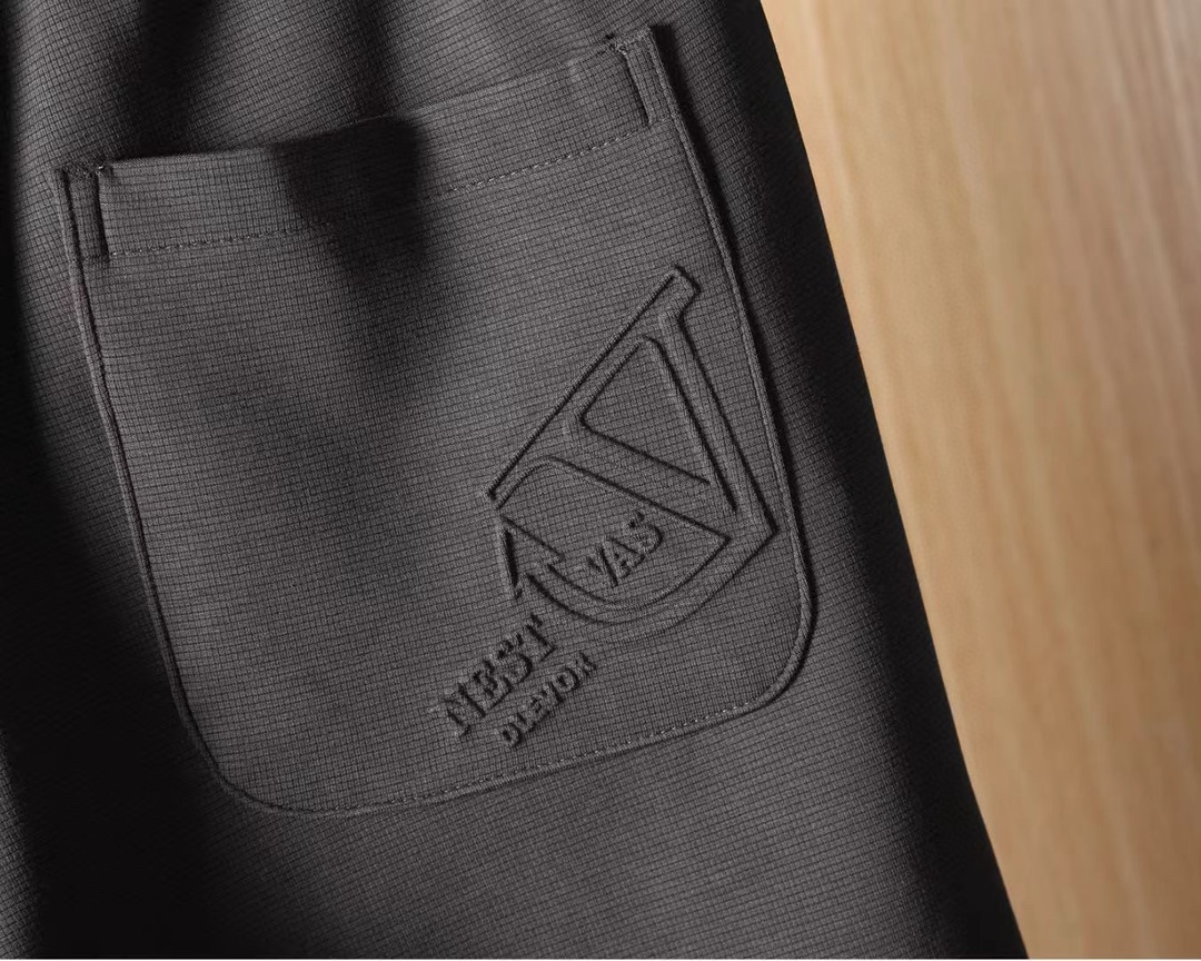 VLTN华伦天奴 硬货推荐！2025秋冬专柜新品大爆款高端休闲裤松紧裤！奢华品牌logo重工艺点缀 随意